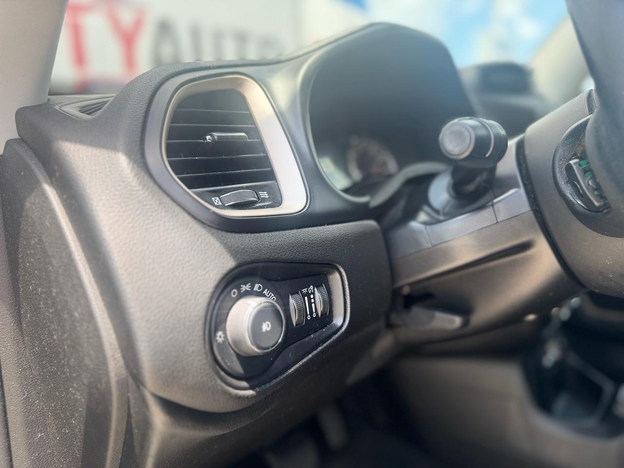 Jeep Renegade Latitude FWD 2017
