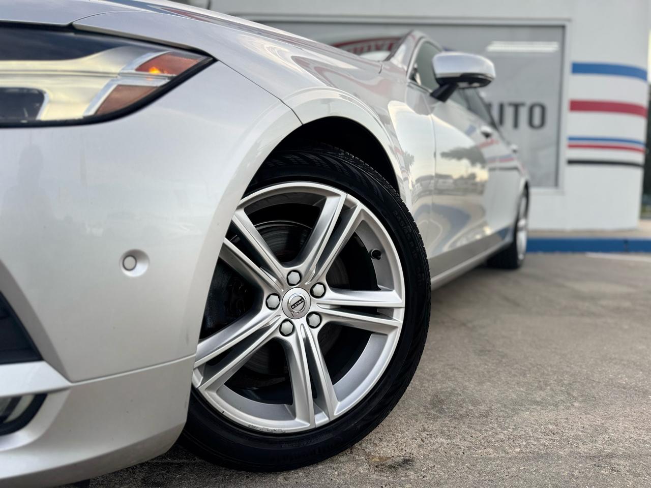 Volvo S90 T5 Momentum AWD 2018