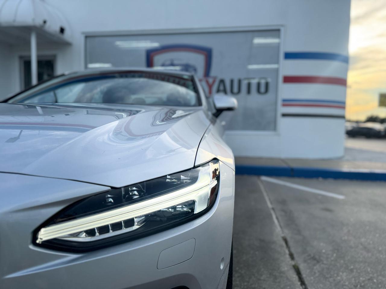 Volvo S90 T5 Momentum AWD 2018