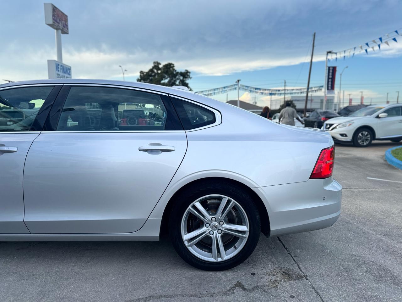 Volvo S90 T5 Momentum AWD 2018