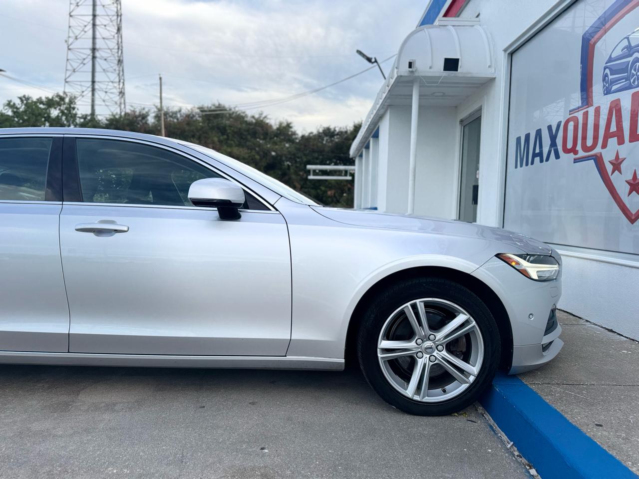 Volvo S90 T5 Momentum AWD 2018
