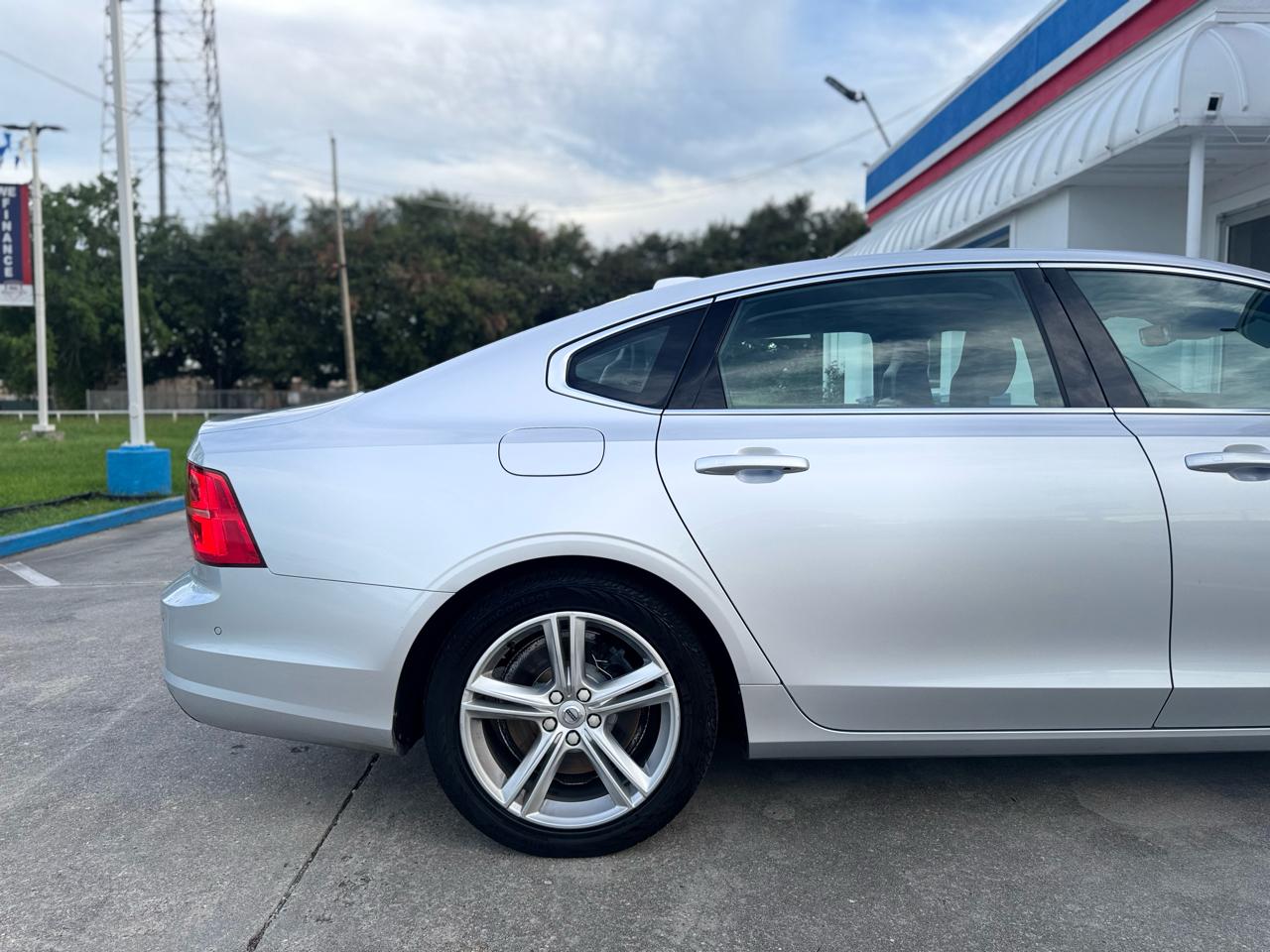 Volvo S90 T5 Momentum AWD 2018