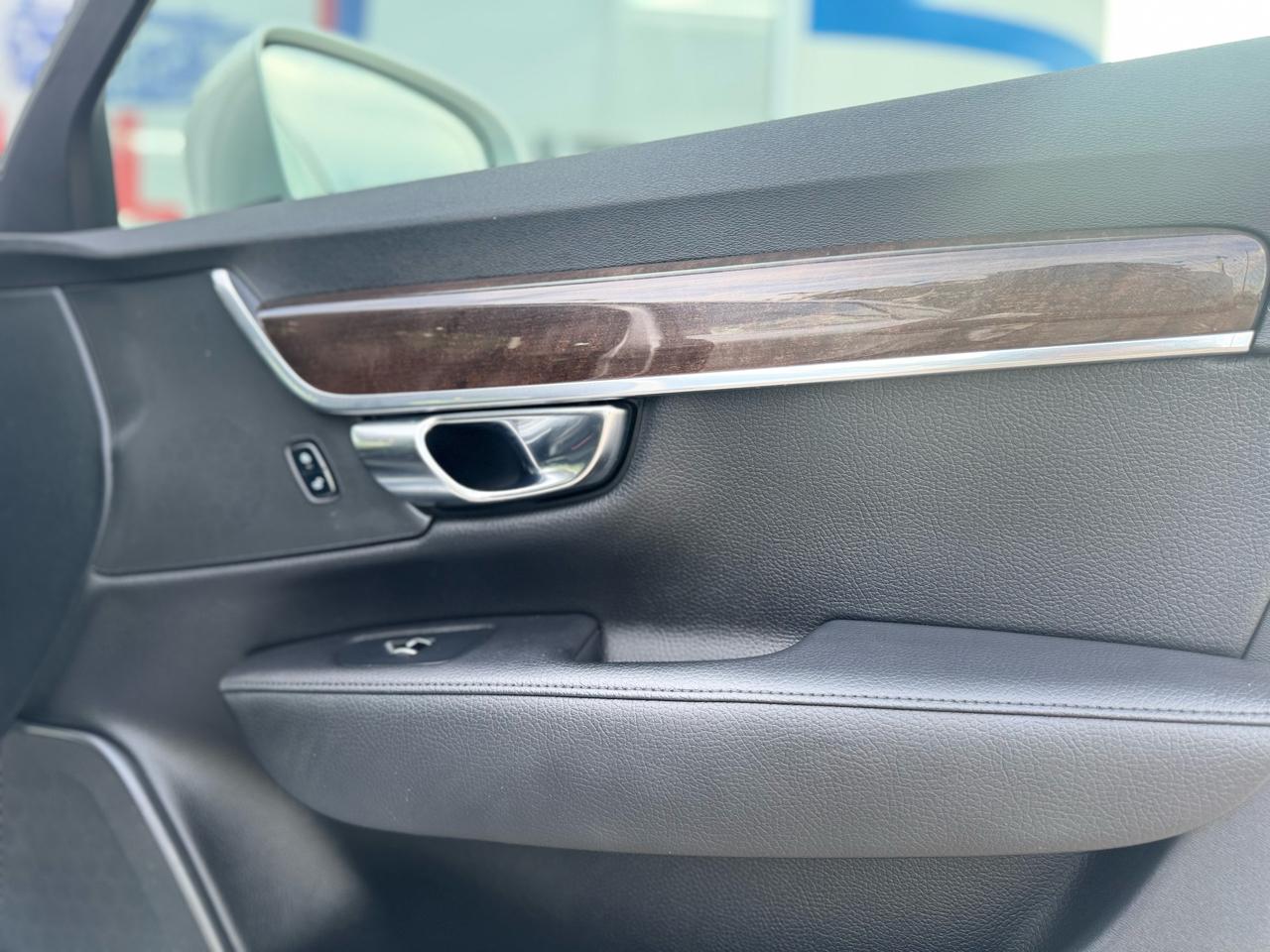 Volvo S90 T5 Momentum AWD 2018
