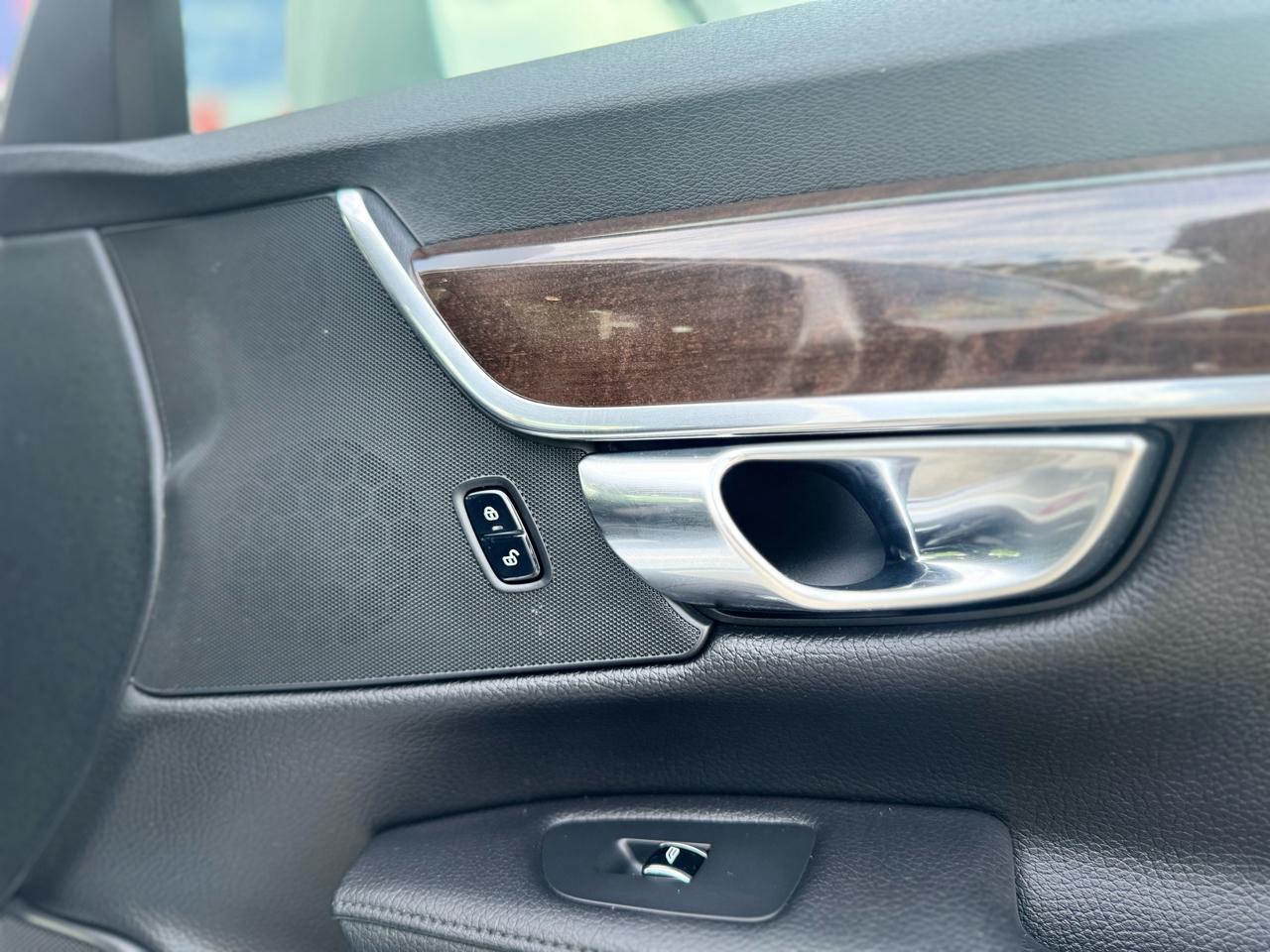 Volvo S90 T5 Momentum AWD 2018