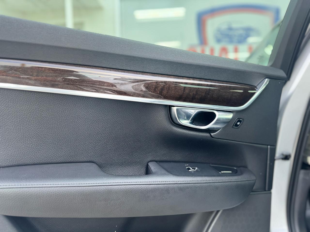 Volvo S90 T5 Momentum AWD 2018