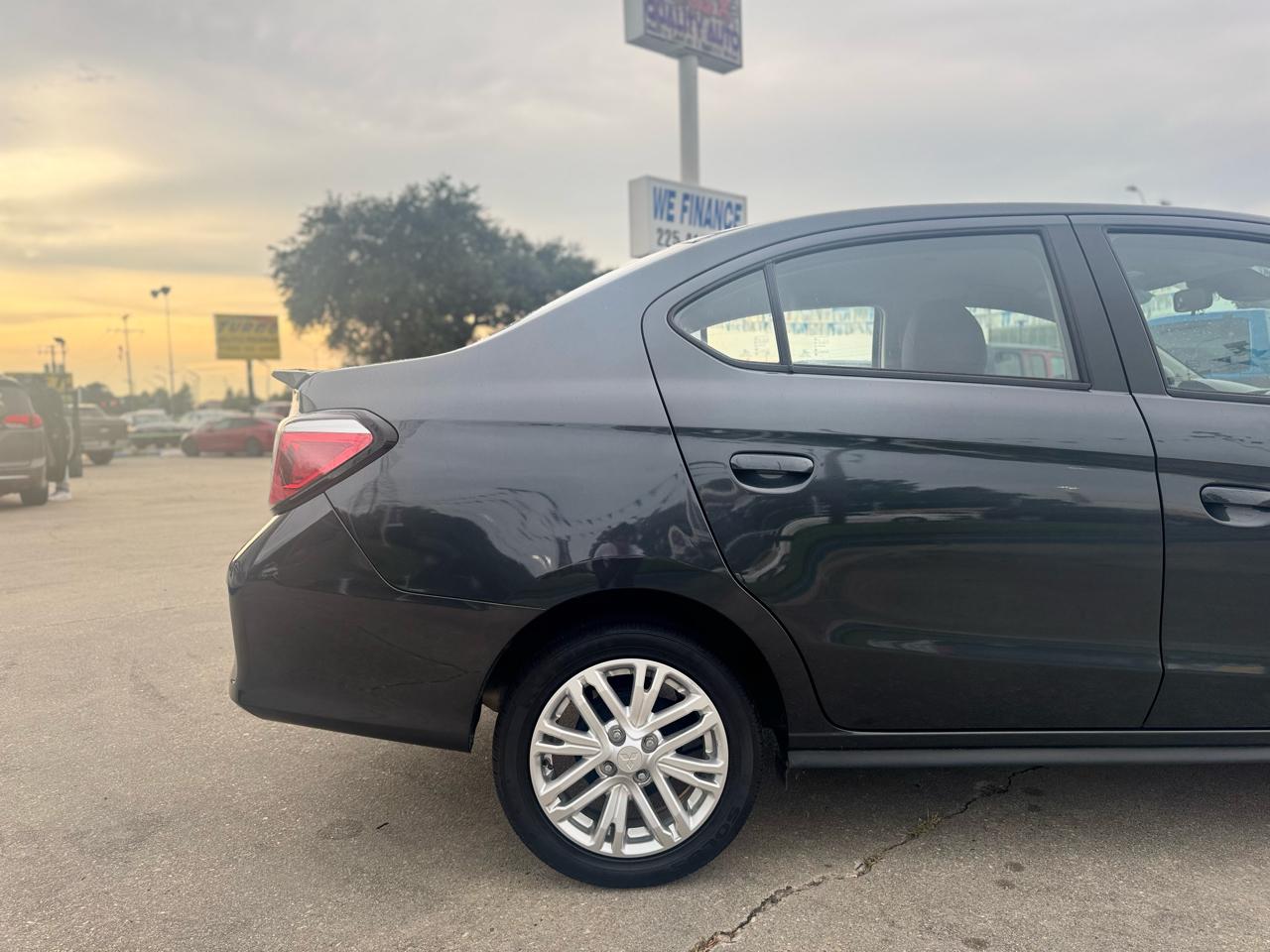 Mitsubishi Mirage G4 ES 2024