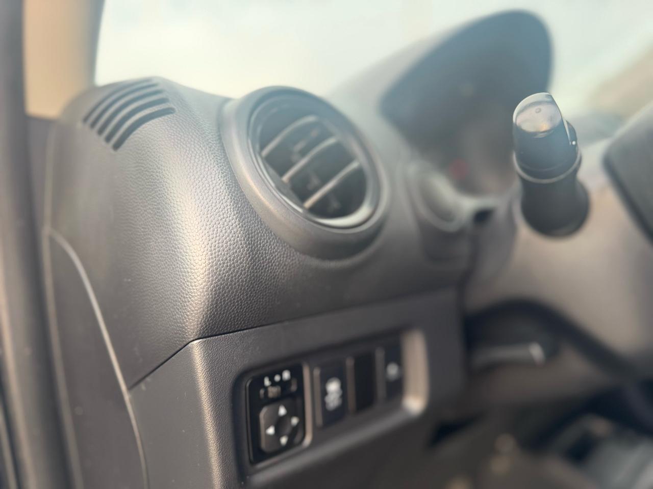 Mitsubishi Mirage G4 ES 2024