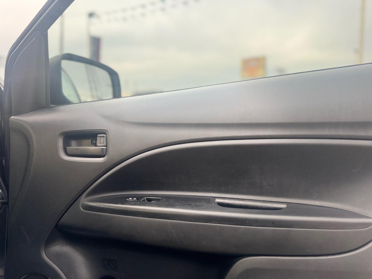 Mitsubishi Mirage G4 ES 2024
