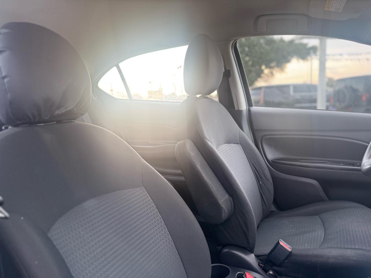 Mitsubishi Mirage G4 ES 2024