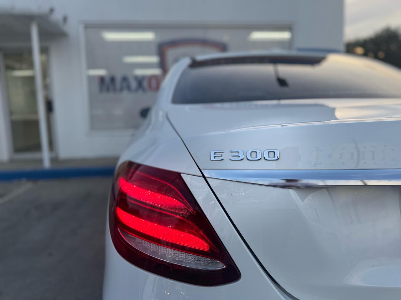 Mercedes-Benz E-Class E300 Luxury Sedan 2017