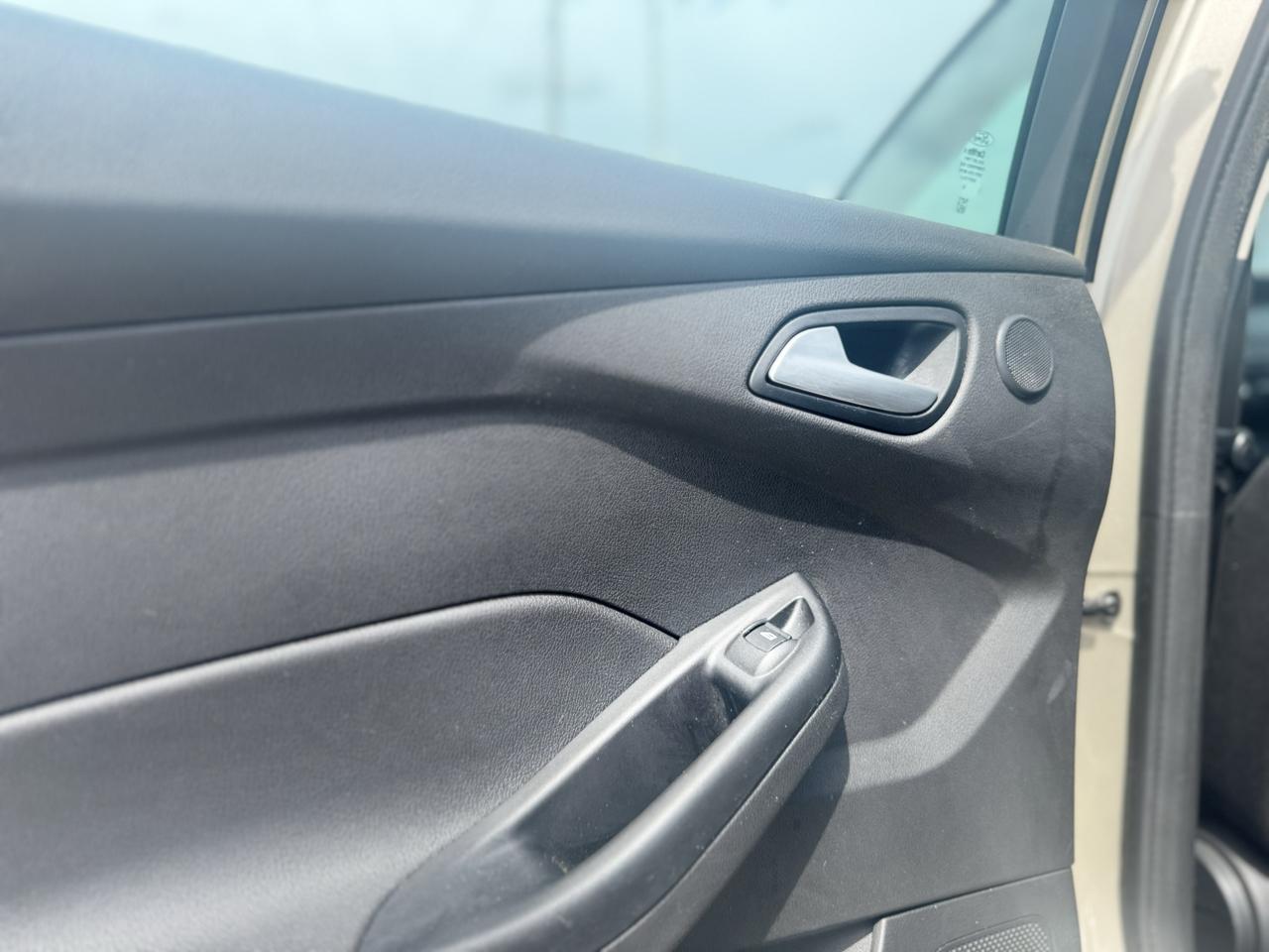 Ford Focus photo 19