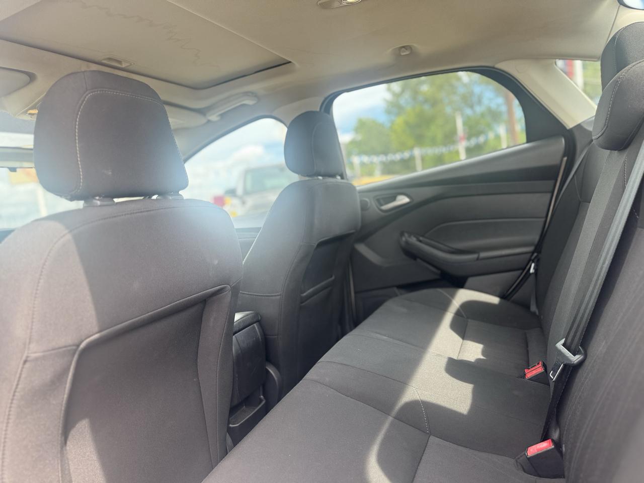 Ford Focus photo 24