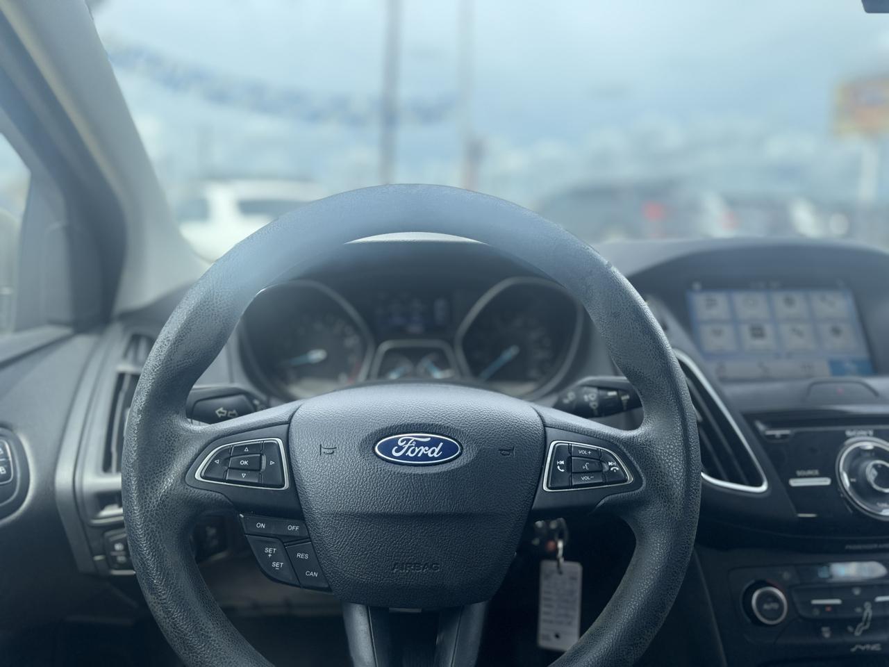 Ford Focus photo 28
