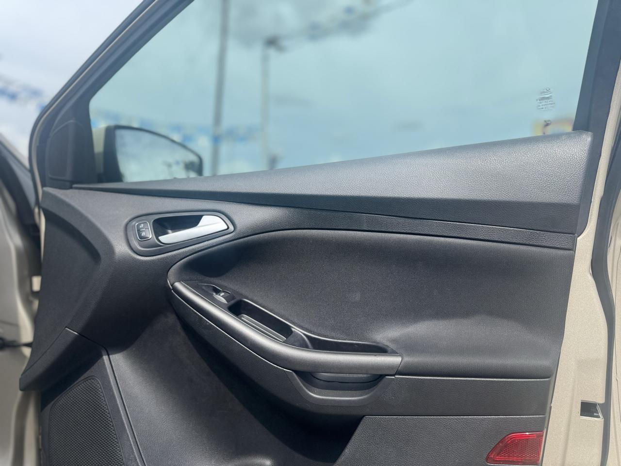 Ford Focus photo 34