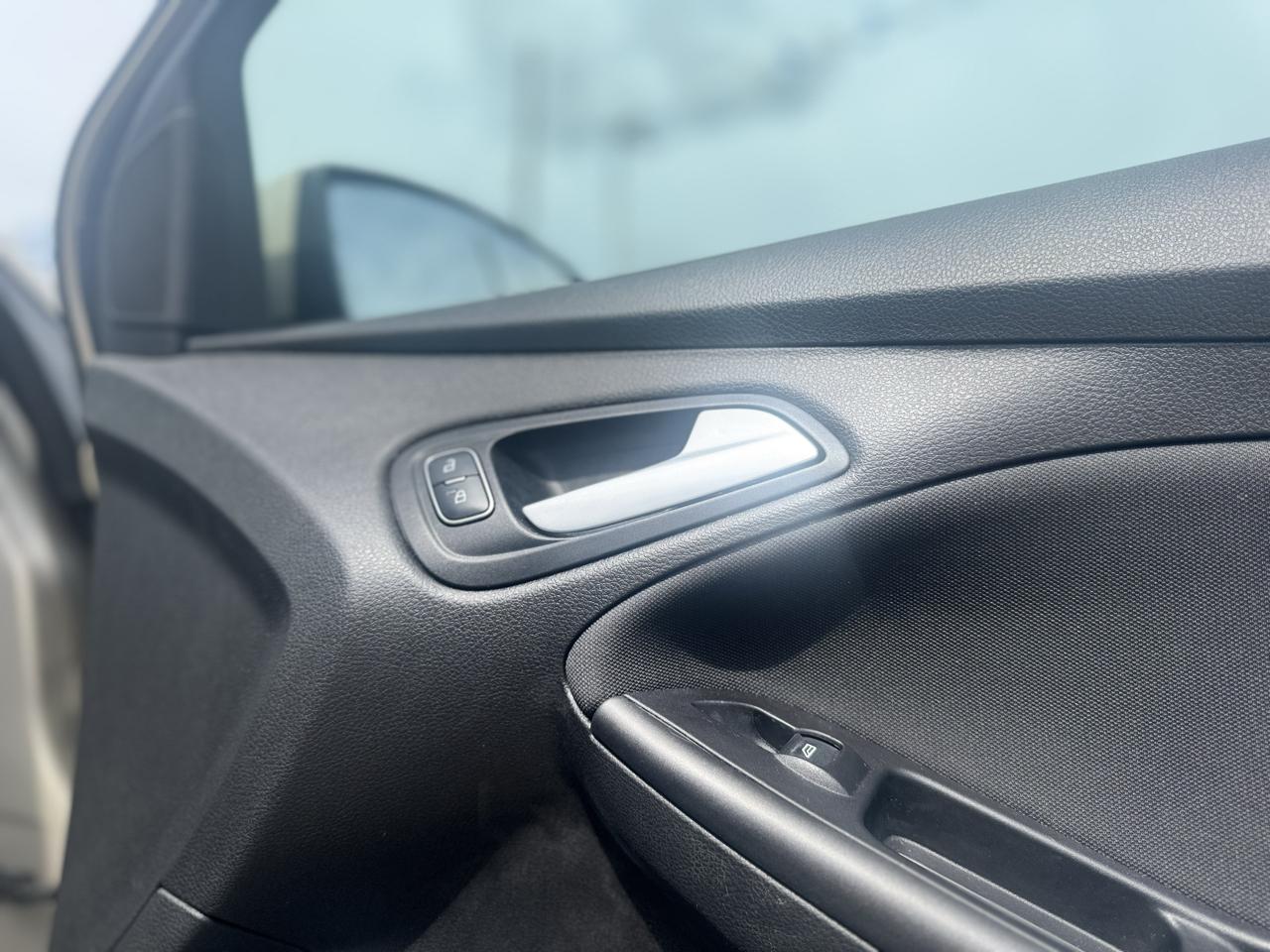 Ford Focus photo 35