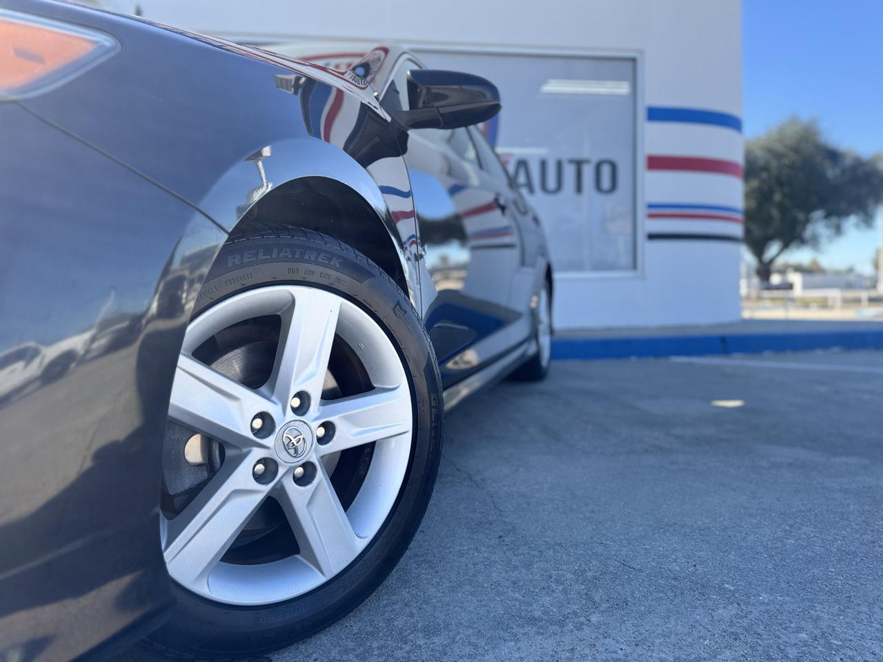 Toyota Camry SE 2012