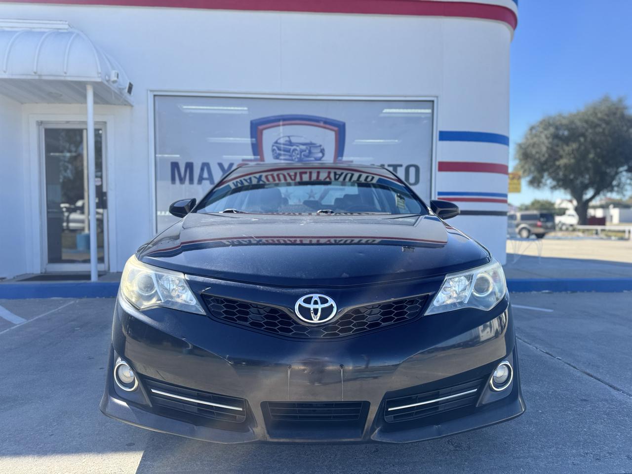 Toyota Camry SE 2012