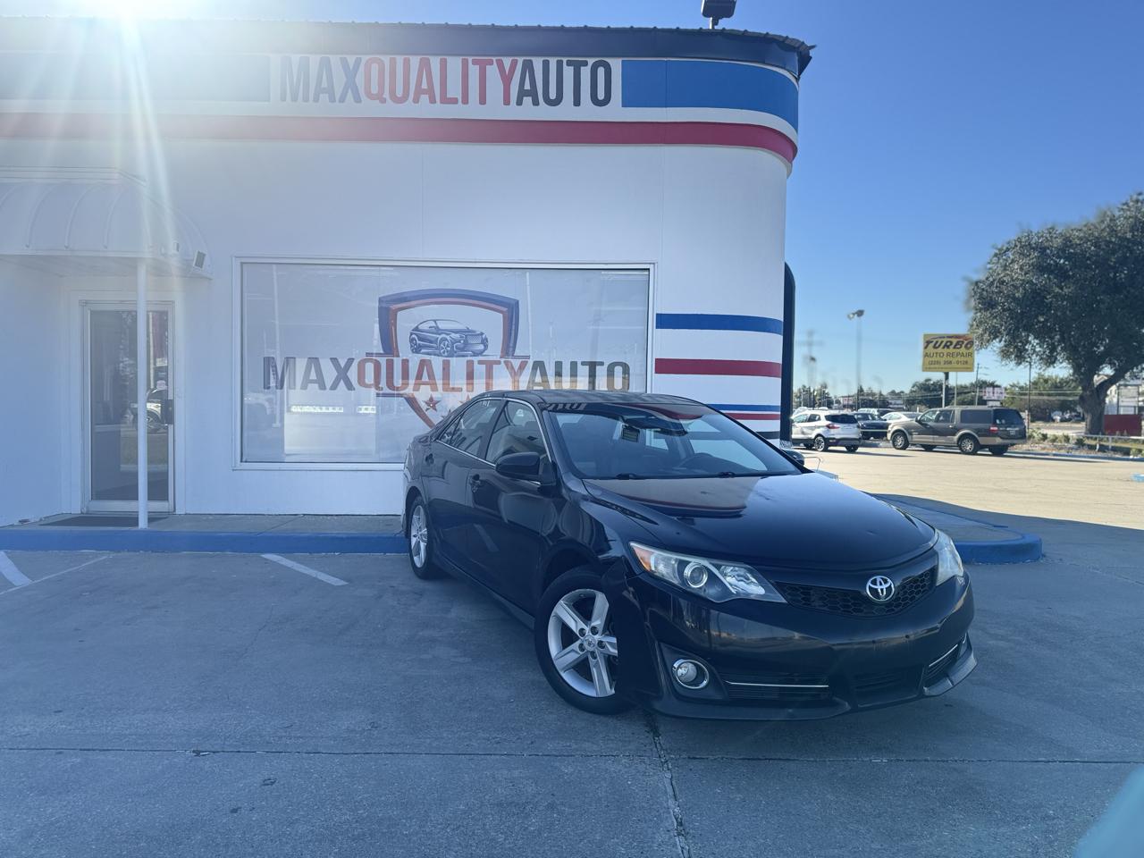 Toyota Camry SE 2012