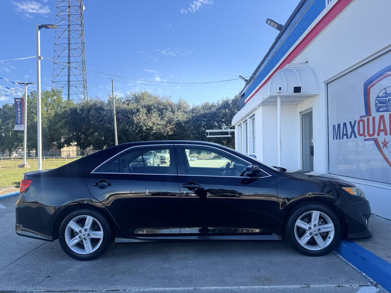 Toyota Camry SE 2012