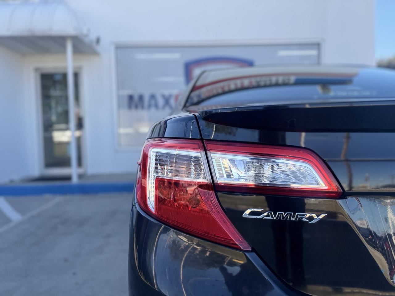 Toyota Camry SE 2012