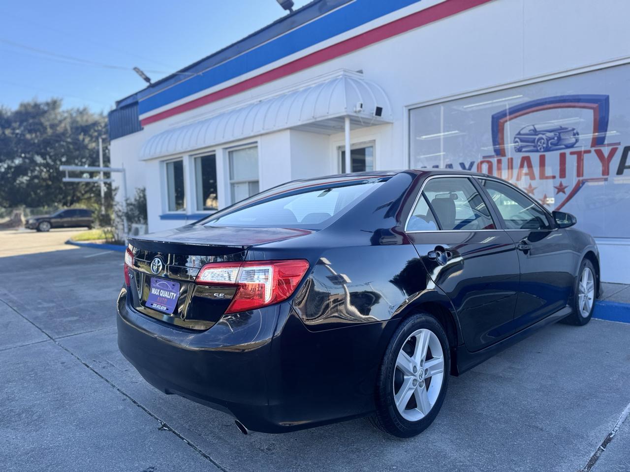 Toyota Camry SE 2012