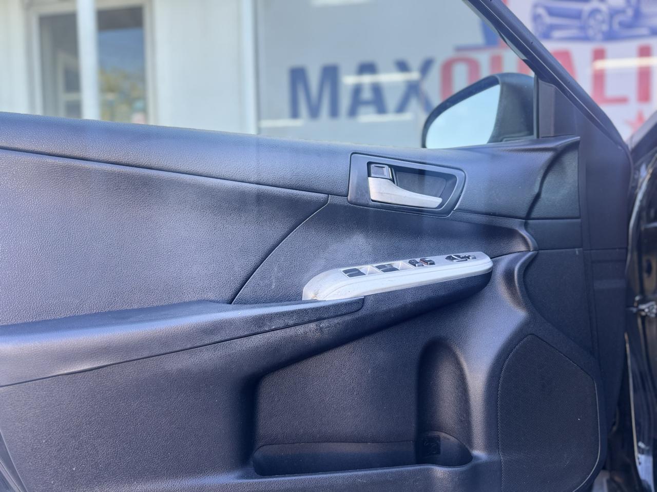 Toyota Camry SE 2012