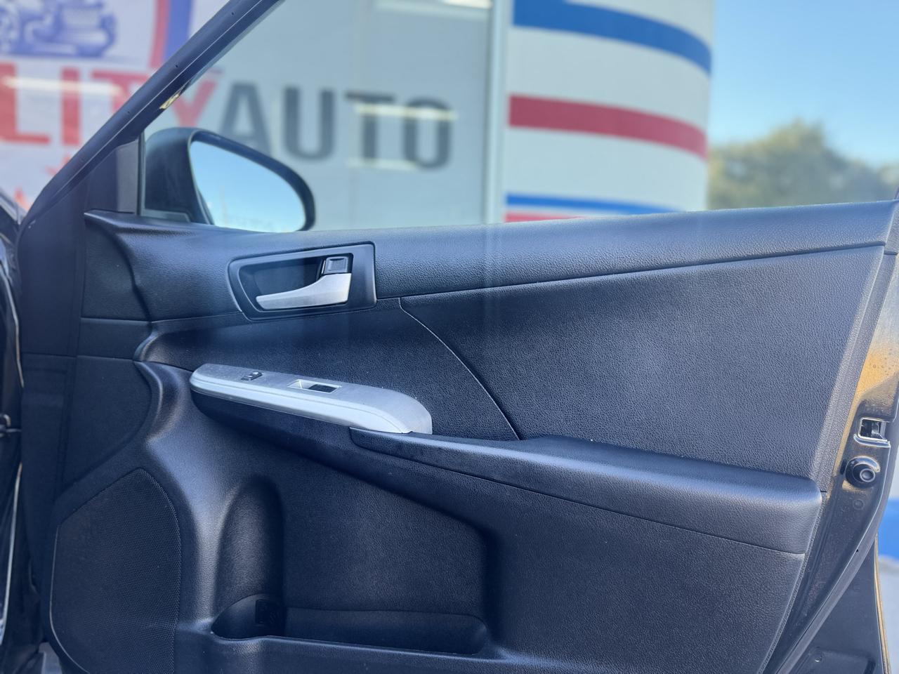Toyota Camry SE 2012