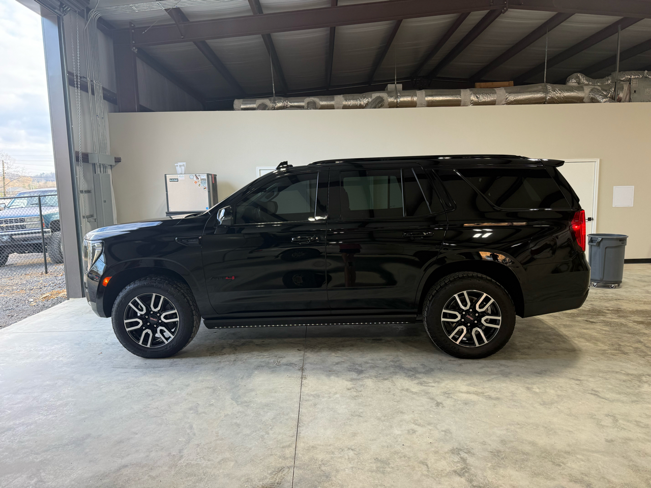 GMC Yukon 4WD 4dr AT4 2023