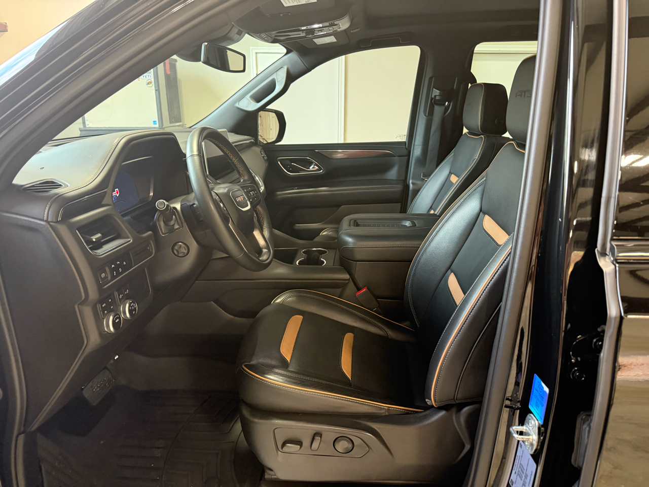 GMC Yukon 4WD 4dr AT4 2023