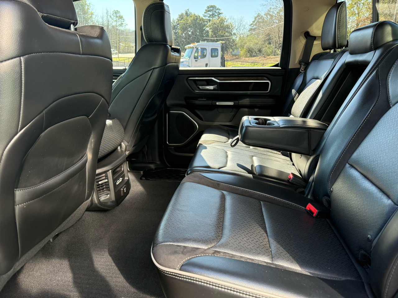 RAM 1500 Laramie 4x4 Crew Cab 5'7" Box 2019