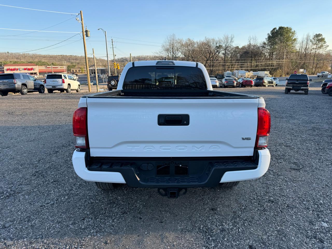 Toyota Tacoma TRD Sport Double Cab 6' Bed V6 4x2 AT (Natl) 2017