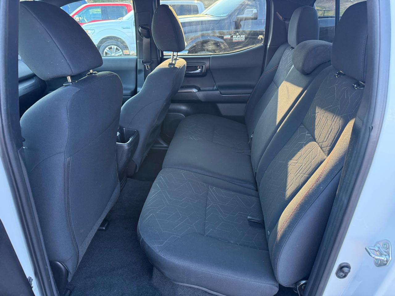 Toyota Tacoma TRD Sport Double Cab 6' Bed V6 4x2 AT (Natl) 2017