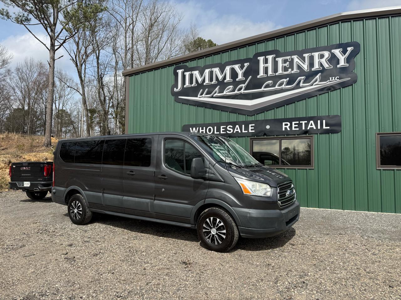 2017 Ford Transit Wagon T-350 148" Low Roof XLT Swing-Out RH Dr