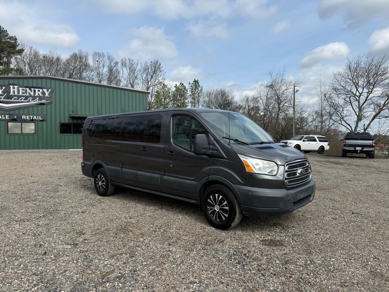 Ford Transit Wagon T-350 148" Low Roof XLT Swing-Out RH Dr 2017