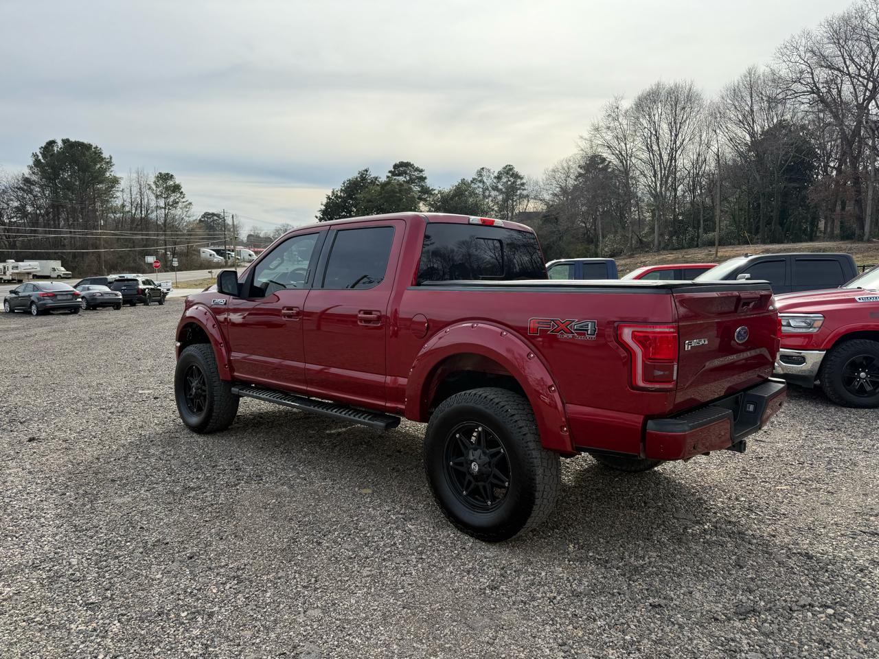 Ford F-150 4WD SuperCrew 145" Lariat 2015