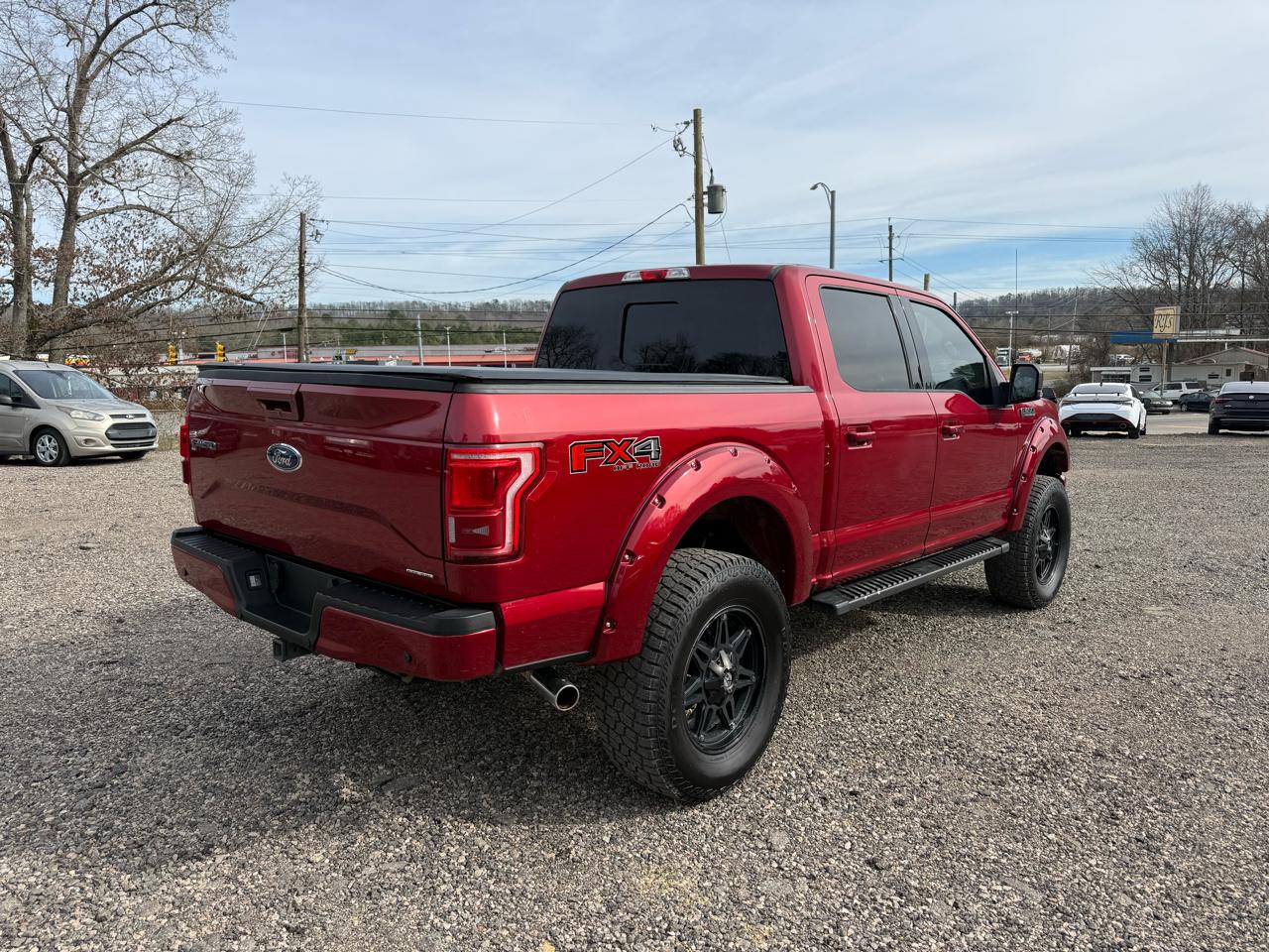 Ford F-150 4WD SuperCrew 145" Lariat 2015