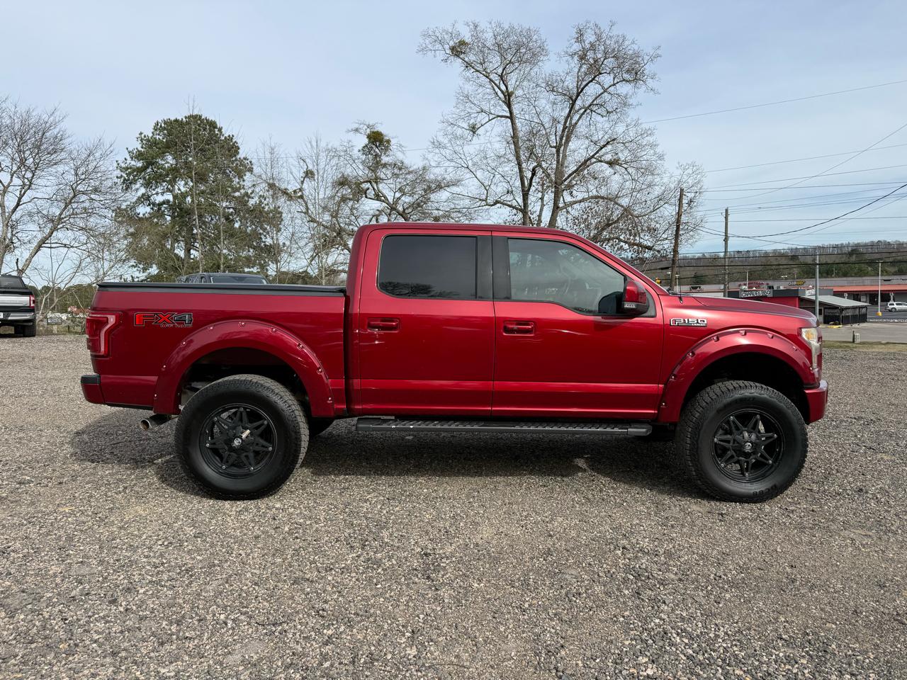 Ford F-150 4WD SuperCrew 145" Lariat 2015
