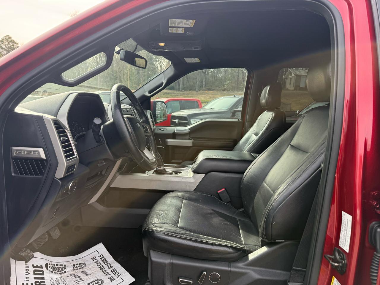 Ford F-150 4WD SuperCrew 145" Lariat 2015