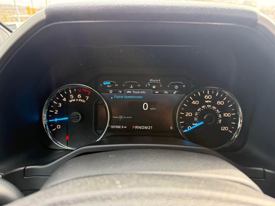 Ford F-150 4WD SuperCrew 145" Lariat 2015