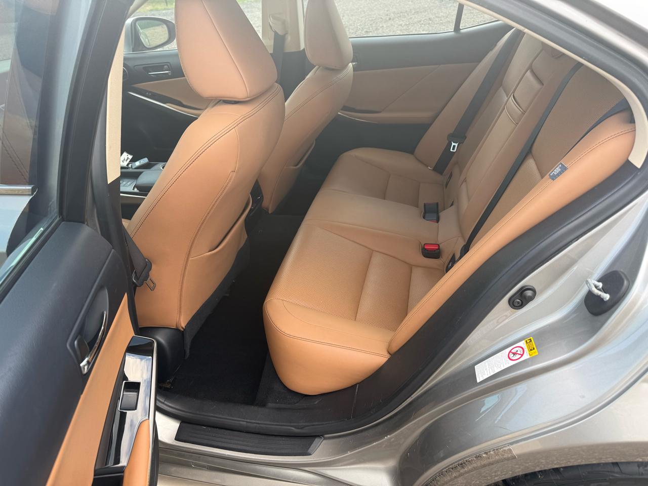 Lexus IS 200t 4dr Sdn 2016