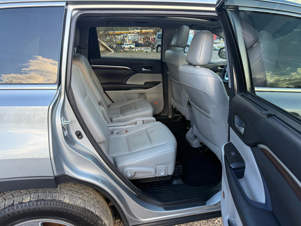 Toyota Highlander FWD 4dr V6 Limited (Natl) 2016