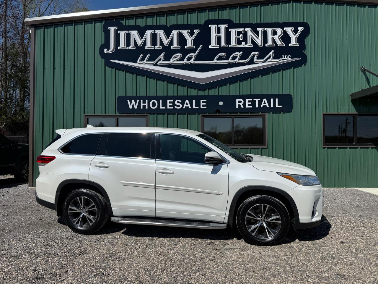 Toyota Highlander LE V6 FWD (Natl) 2017