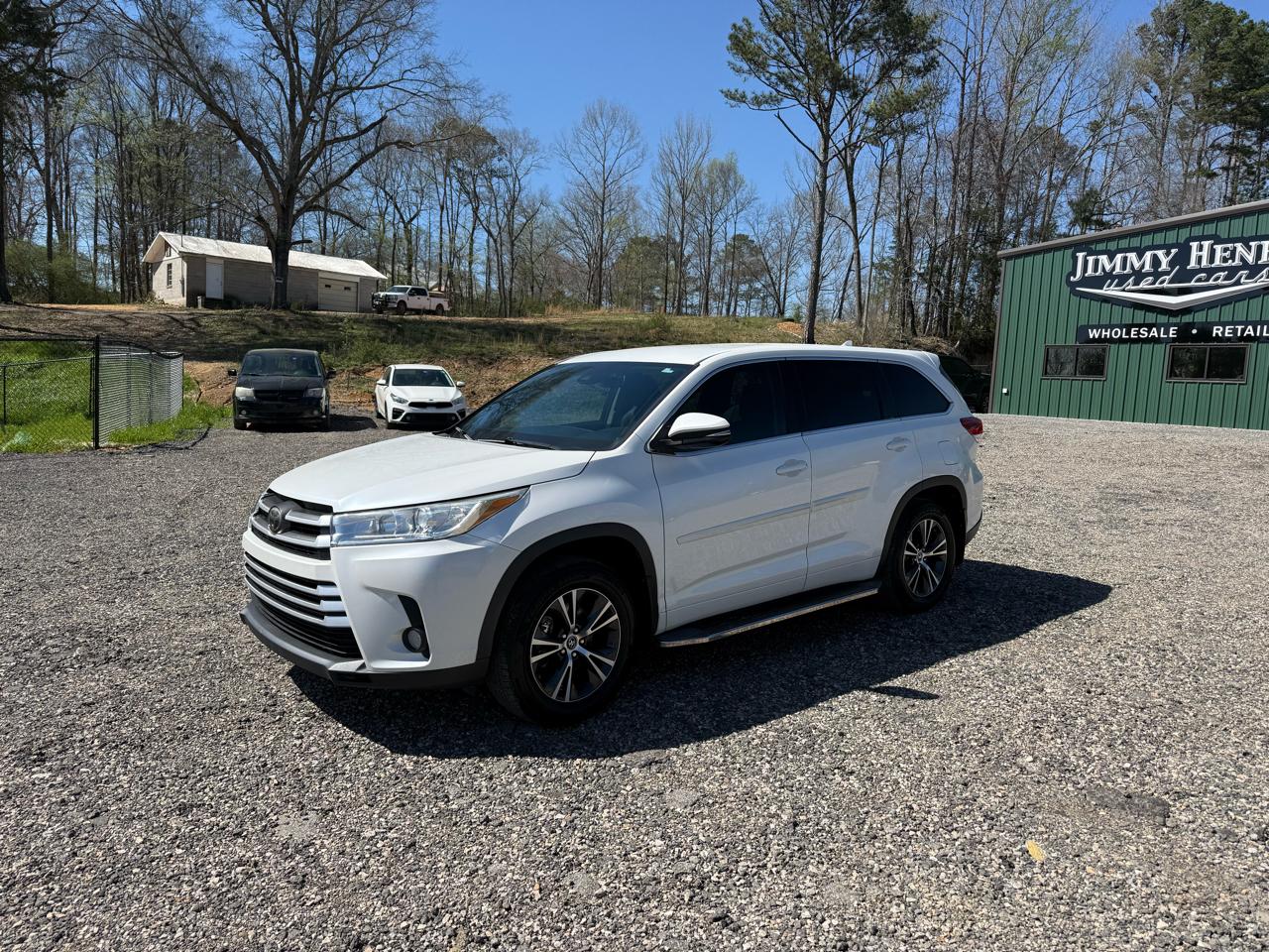 Toyota Highlander LE V6 FWD (Natl) 2017
