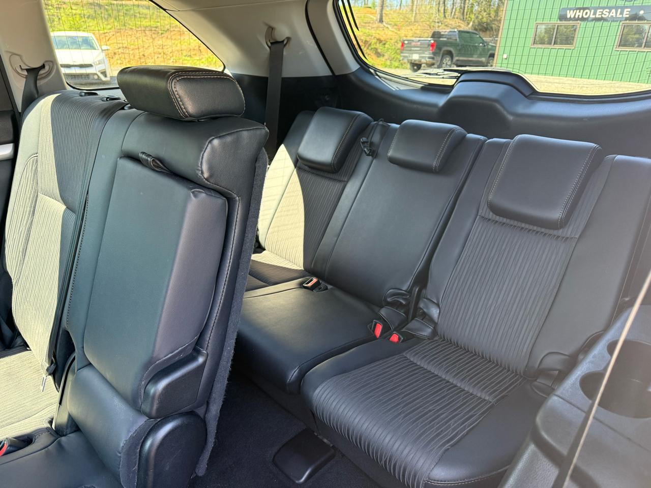 Toyota Highlander LE V6 FWD (Natl) 2017