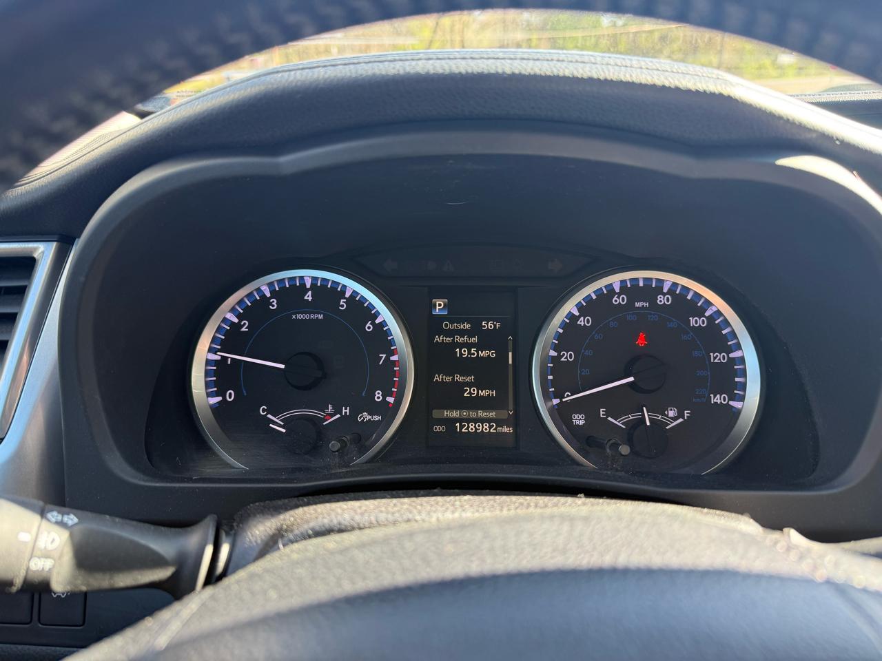 Toyota Highlander LE V6 FWD (Natl) 2017