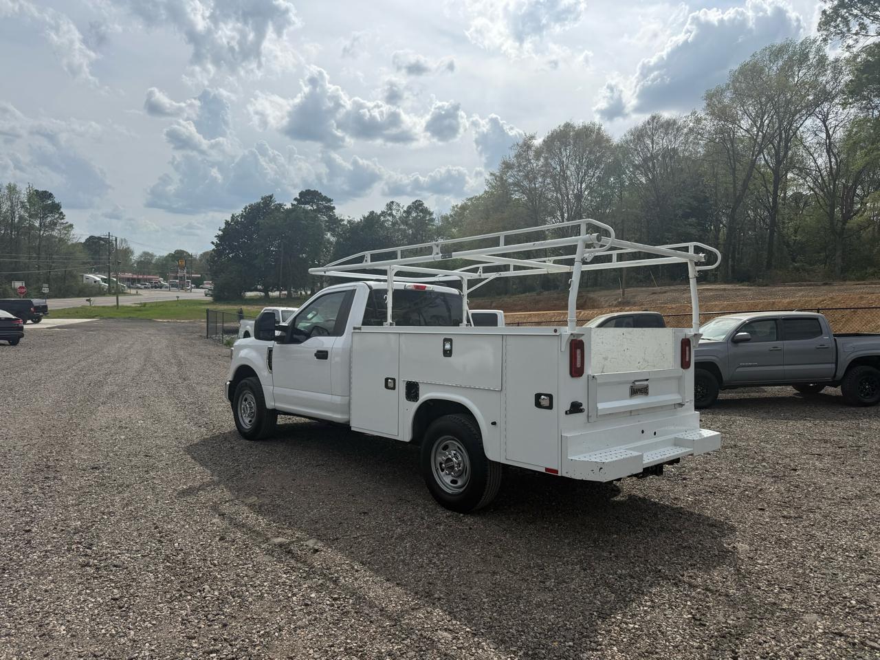 Ford Super Duty F-250 SRW XL 2WD Reg Cab 8' Box 2021