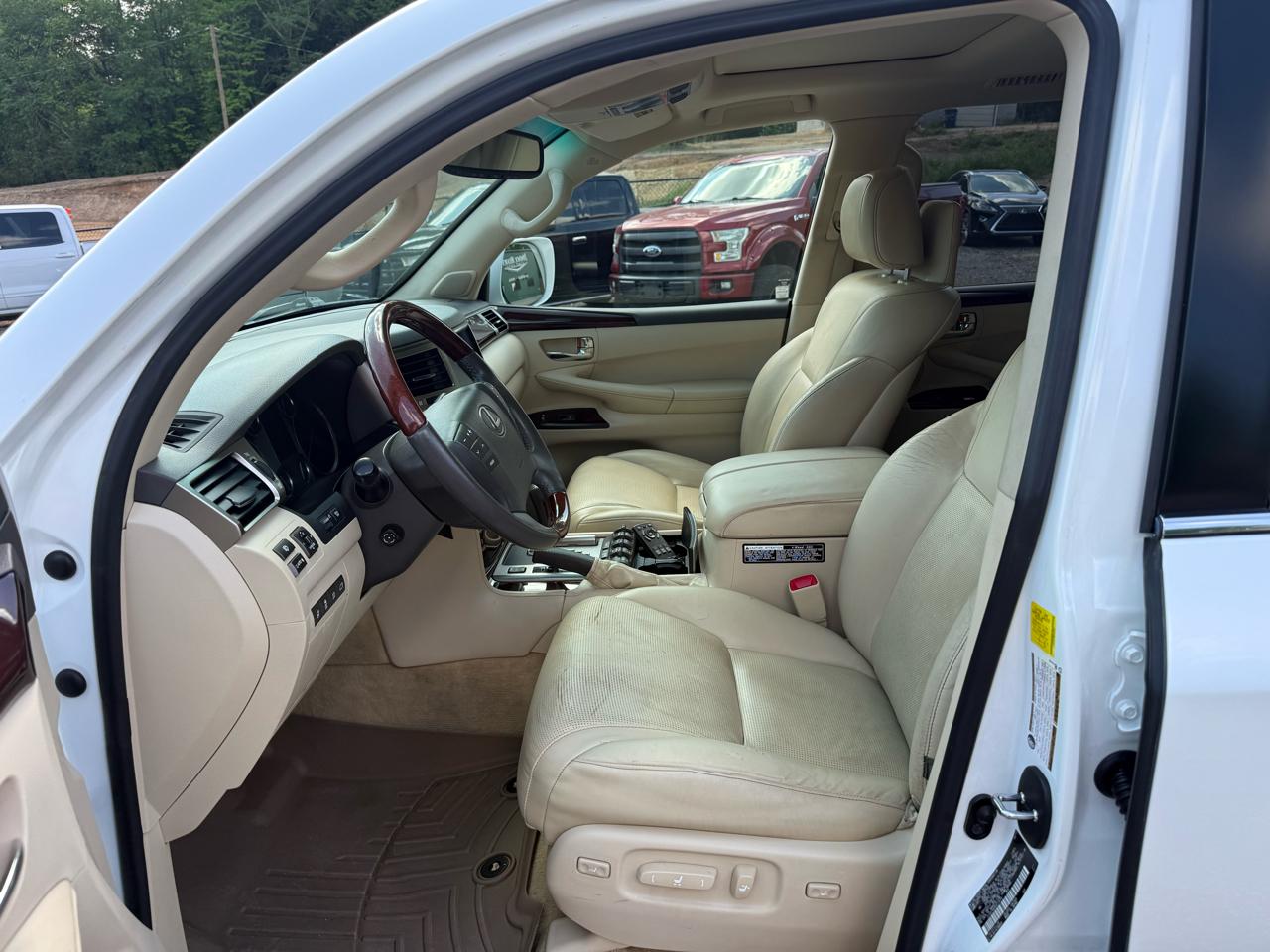 Lexus LX 570 4WD 4dr 2013