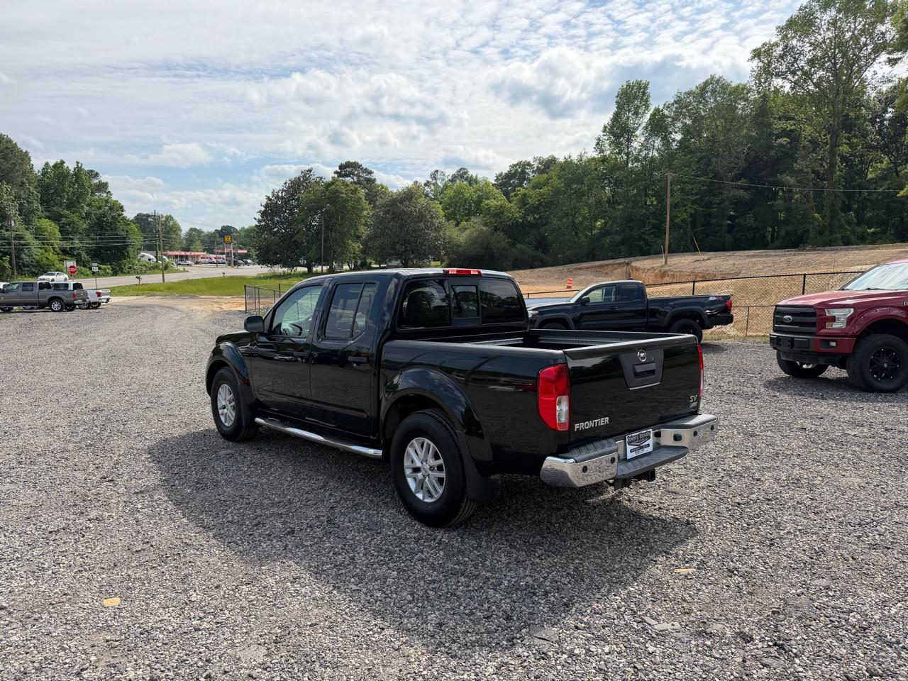 Nissan Frontier Crew Cab 4x2 SV V6 Auto 2018