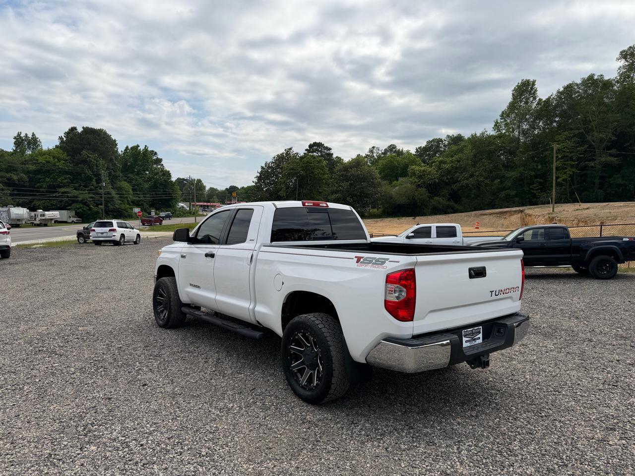 Toyota Tundra 2WD Truck Double Cab 5.7L V8 6-Spd AT SR5 (Natl) 2014