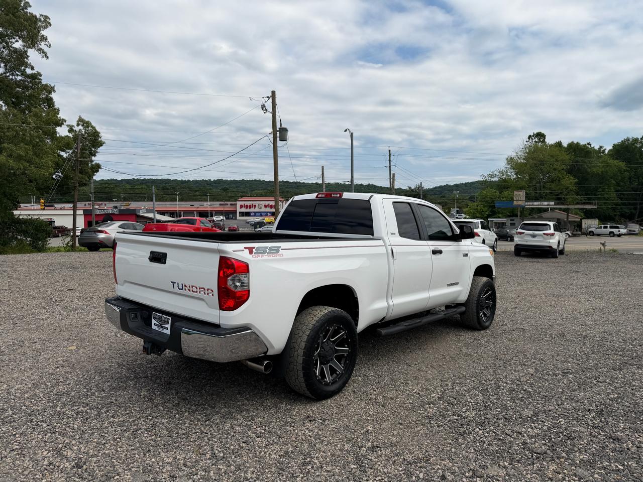 Toyota Tundra 2WD Truck Double Cab 5.7L V8 6-Spd AT SR5 (Natl) 2014